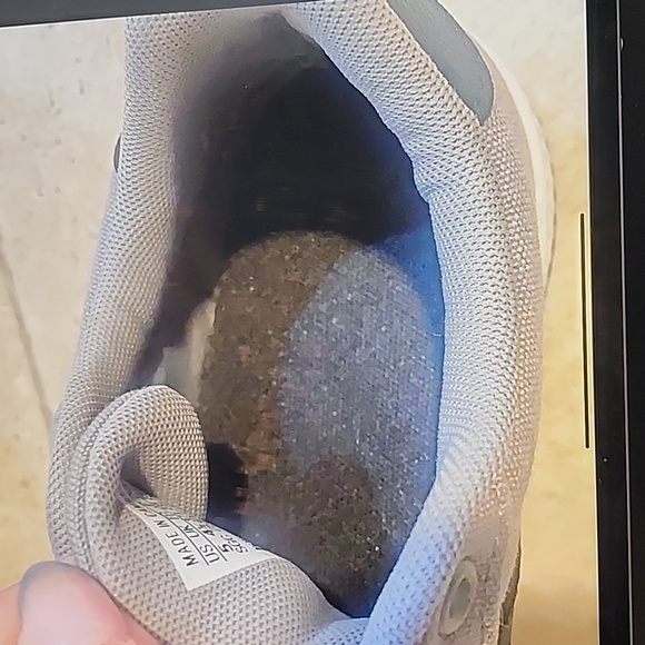 Like New!! Adidas Sneakers Unisex, Woman's Sz 5 in tag - Picture 9 of 11